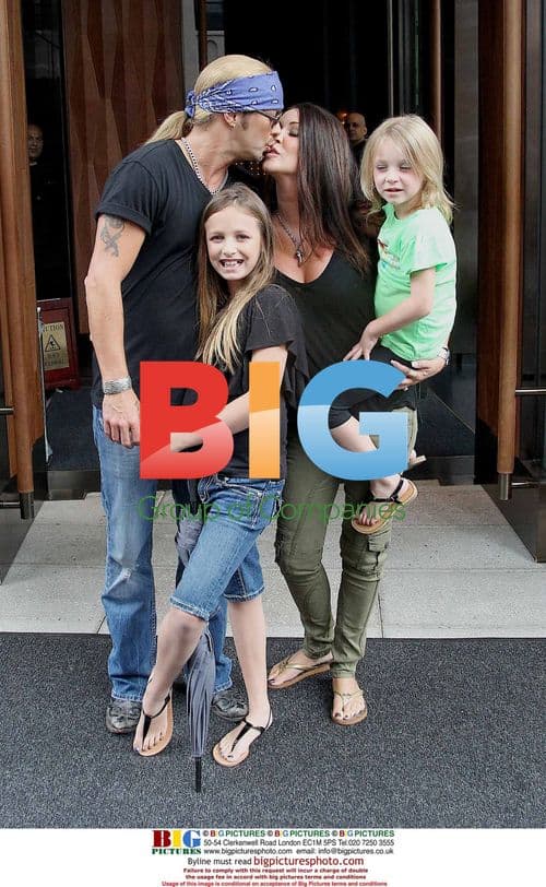 Bret Michaels Leaves Hotel with Family