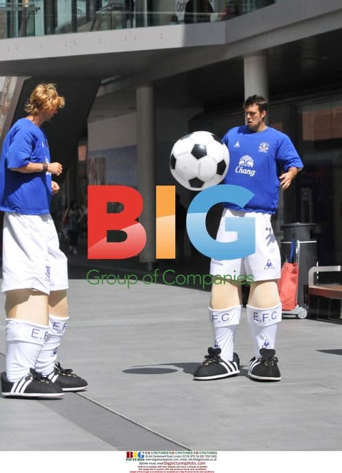 Everton Players in Giant Suits