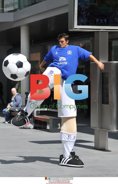 Everton Players Take Over Liverpool City Centre