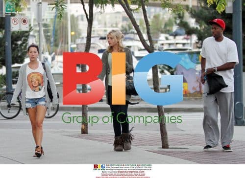 Ashley Tisdale and Hellcats co-stars