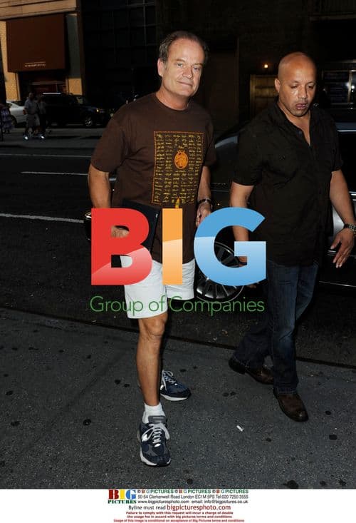 Kelsey Grammer Arrives at Broadway Play After Divorce News