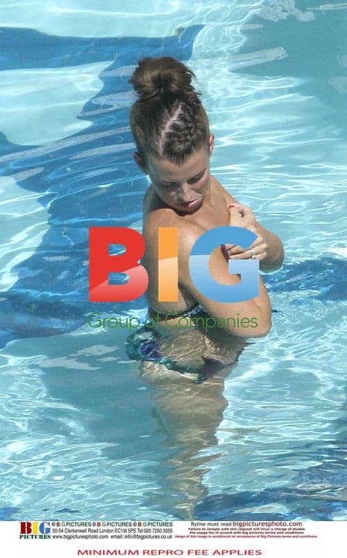 Rooney Family Poolside