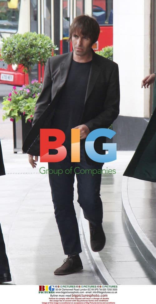 Liam Gallagher and Nicole Appleton Outside The Dorchester