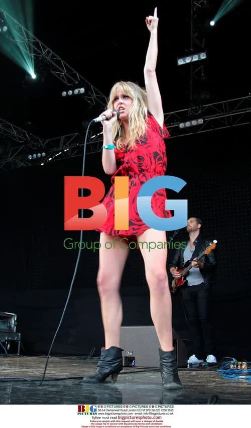 Diana Vickers on Stage at Westonbirt Arboretum