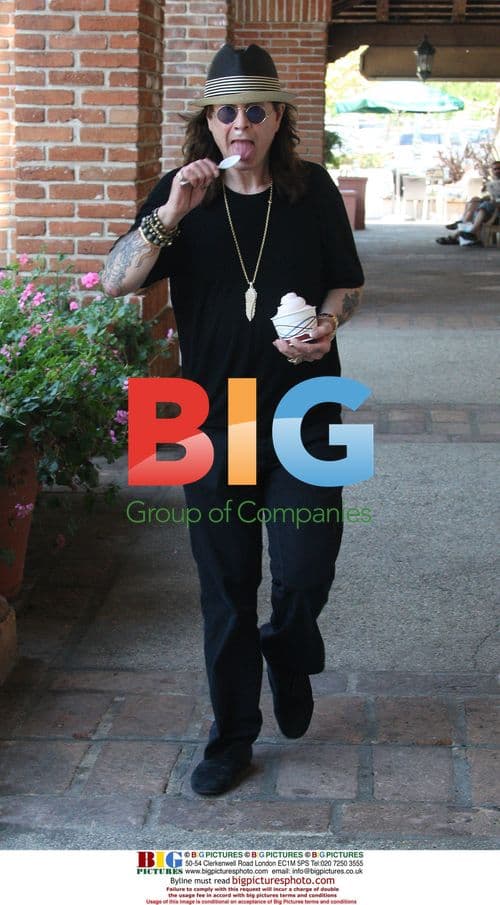 Ozzy & Sharon Osbourne Grab Ice Cream with Howie Mandel