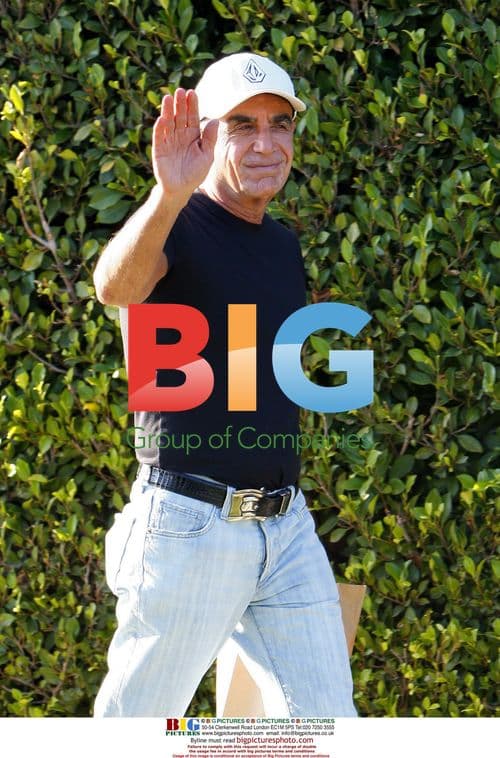 Robert Shapiro visits Lindsay Lohan at sober living facility