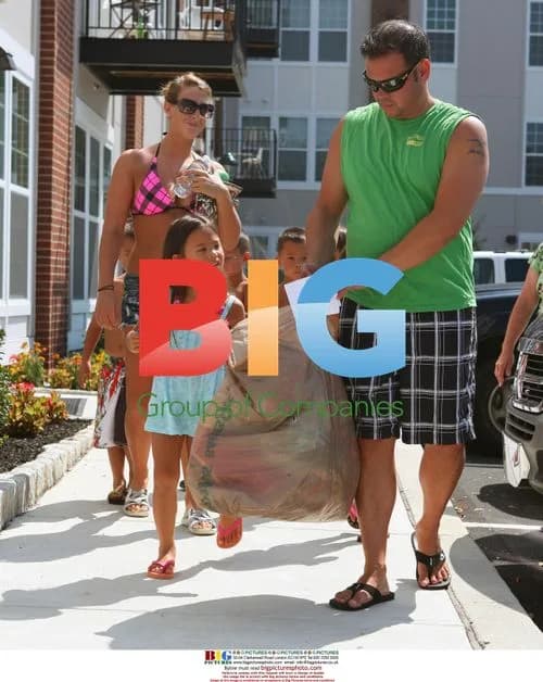Jon Gosselin and Ellen Ross with kids