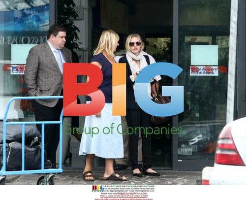 Kate Winslet arrives in Italy with parents