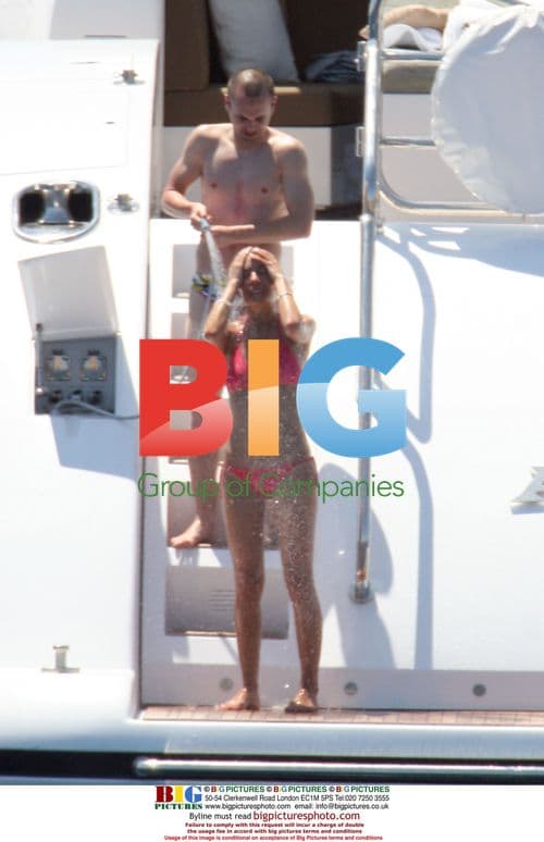 Andres Iniesta on holiday with girlfriend