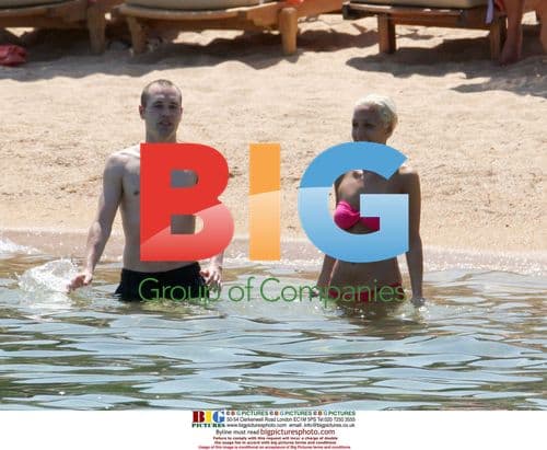 Andres Iniesta on Holiday with Girlfriend