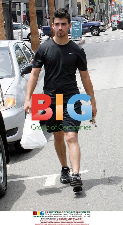 Joe Jonas Gets Take Out After Workout