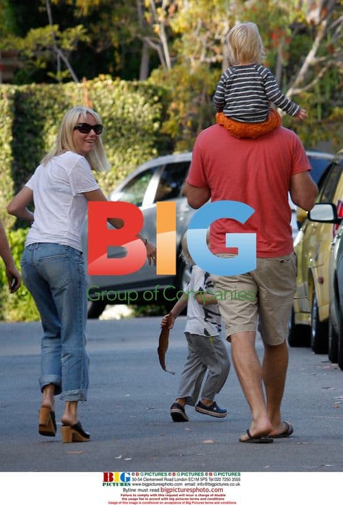 Naomi Watts and Liev Schreiber with sons