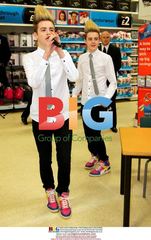 Jedward Signing Debut Album