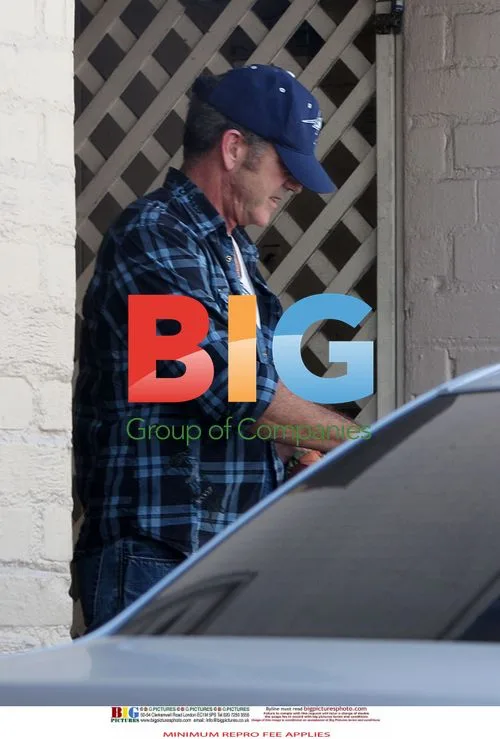 Mel Gibson Leaves Doctor's Office