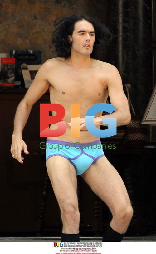 Russell Brand Filming 'Arthur' in NYC