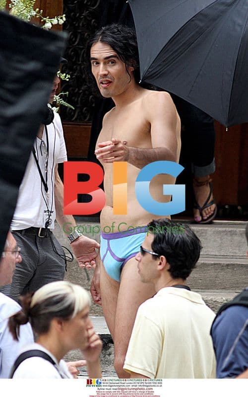 Russell Brand Strips Down on "Arthur" Set