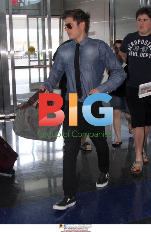 Zac Efron Leaving JFK Airport