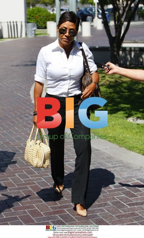 Lawyer visits Lindsay Lohan in jail