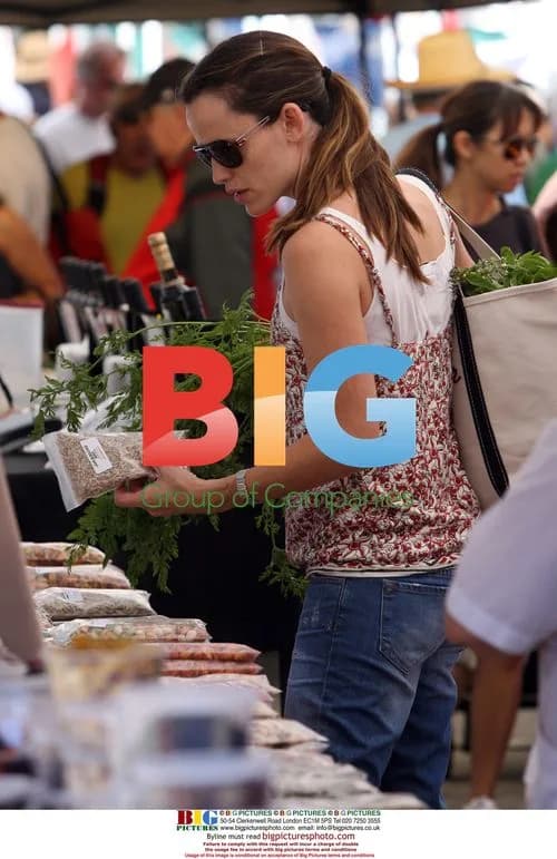 Jennifer Garner at Farmers Market