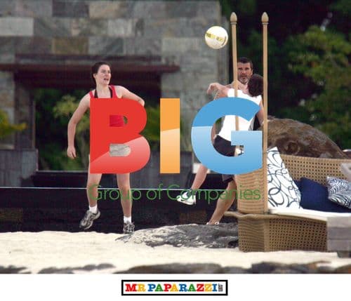 Roy Keane Plays Ball With Family on Beach in Mauritius