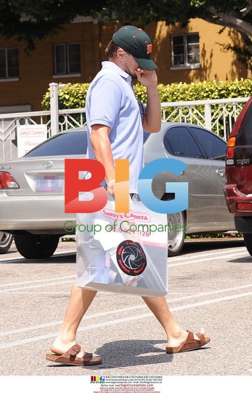 Leonardo DiCaprio Shops at Camera Store
