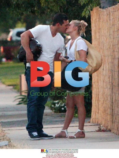 LeAnn Rimes and Eddie Cibrian kiss in LA