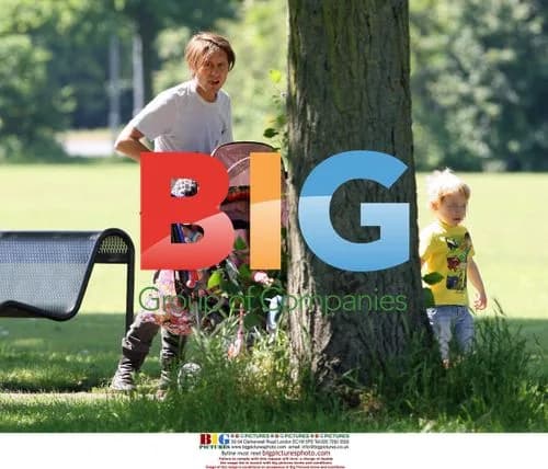 Mark Owens Takes Kids on Park Walk