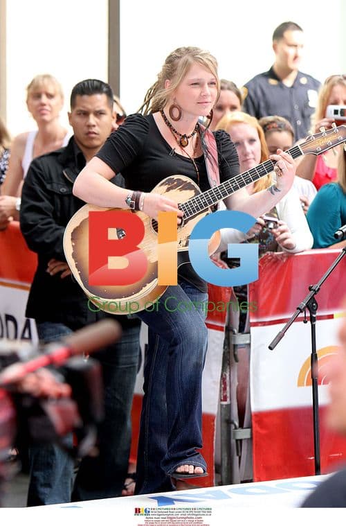 Crystal Bowersox at Today Show Concert