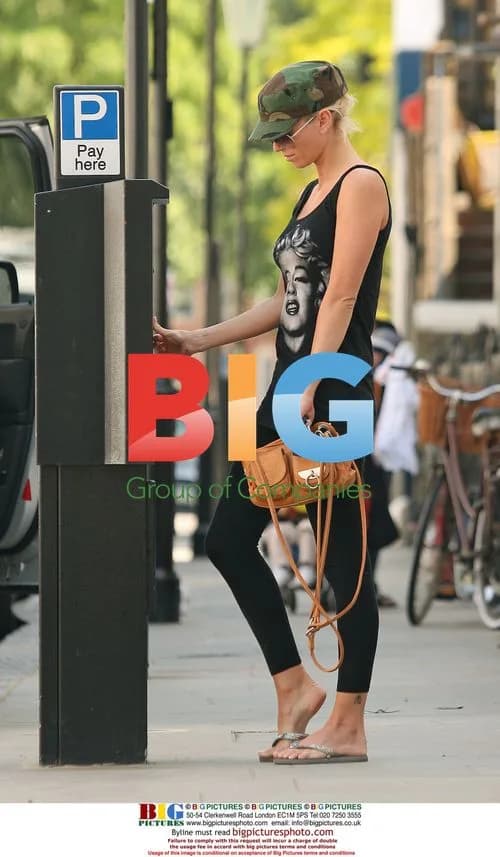 Sarah Harding Pumping Gas in London