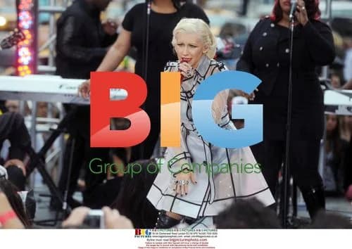 Christina Aguilera Performs on 'The Early Show'