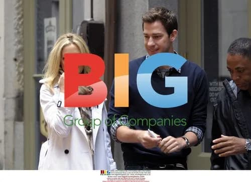 Kate Hudson and John Krazinski on set of "Something Borrowed"