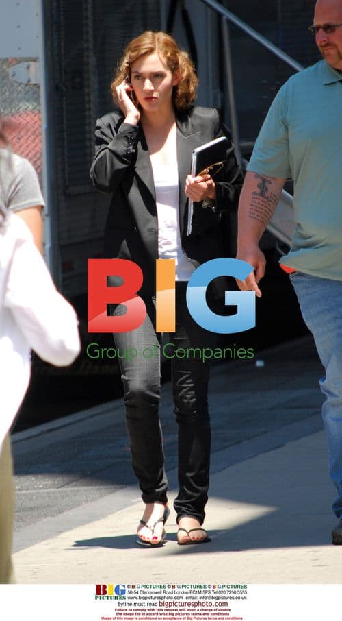 Kate Winslet on "Mildred Pierce" Set