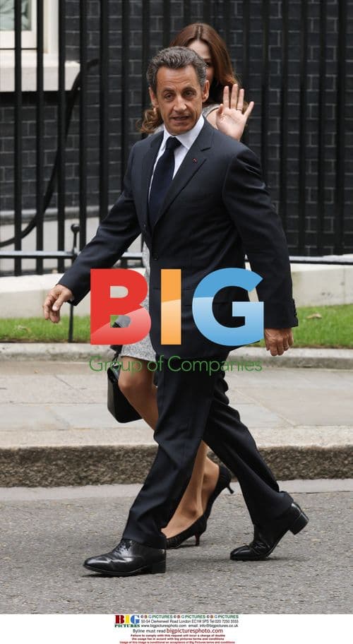 Sarkozy and Bruni arrive at No.10 Downing St