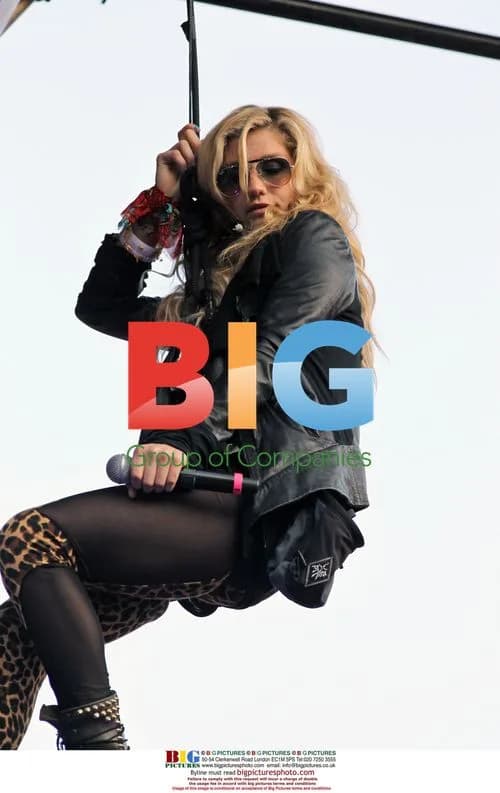 Kesha Rehearsing 'Tik Tok' for 2010 MuchMusic Video Awards