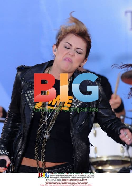 Brett Michaels Performs with Miley Cyrus on GMA