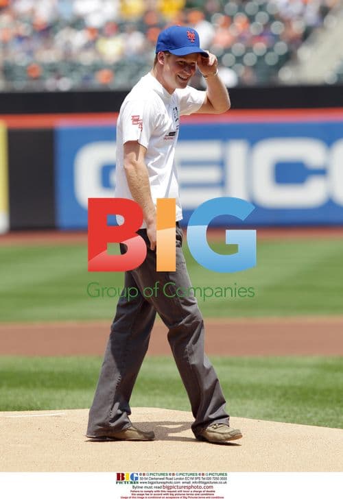 Prince Harry throws out first pitch at Mets game