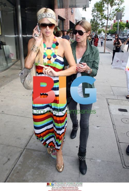 Paris & Nicky Hilton Shopping