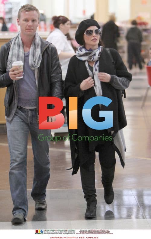 Dannii Minogue Shopping with Boyfriend