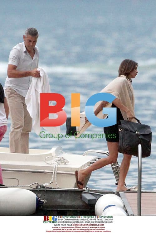 Clooney, Canalis and friends on Lake Como