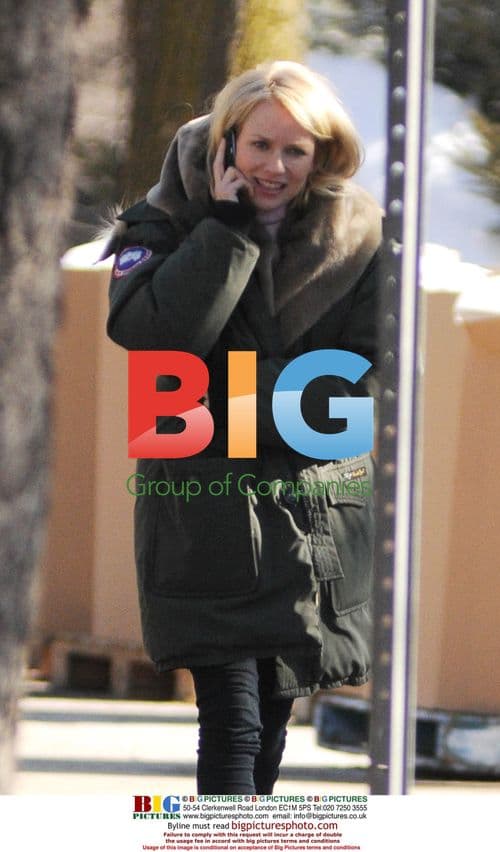 Naomi Watts on "Dream House" set