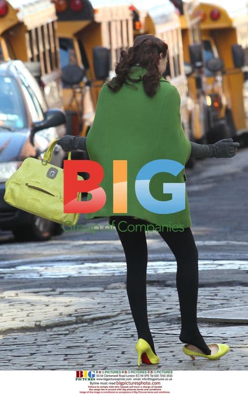 Leighton Meester on 'Gossip Girl' set