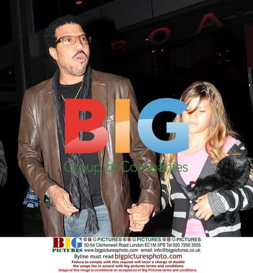 Lionel Richie and daughter Sophia leave restaurant