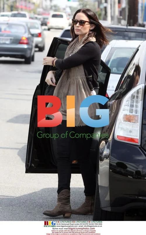 Emily Blunt Stops for Lunch in West Hollywood