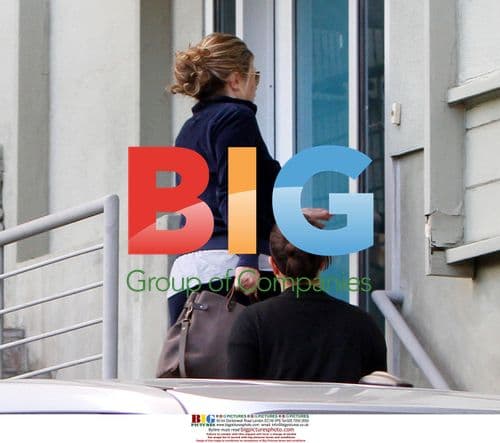 Rebecca Gayheart Brings Newborn Home