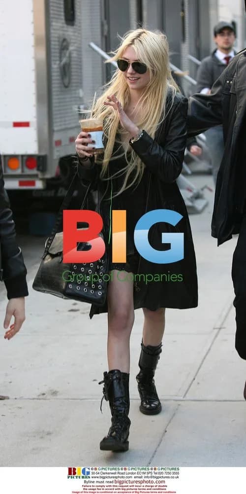Taylor Momsen on 'Gossip Girl' Set