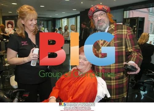 Ricky Tomlinson at Herberts Hairdressers