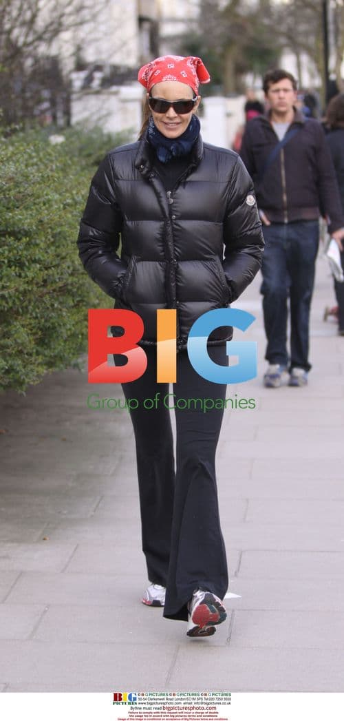 Elle Macpherson on School Run