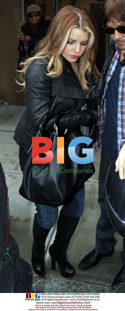 Jessica Simpson going to lunch with Ken Paves