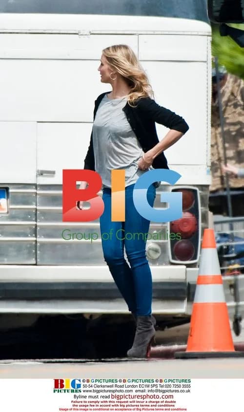 Cameron Diaz on "Bad Teacher" set with Justin Timberlake