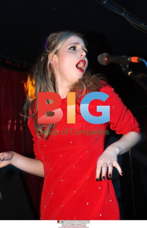 Diana Vickers Performs at Monto Water Rats